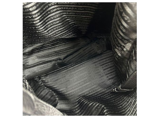 Borsa tote in nylon nero Prada - vista 3