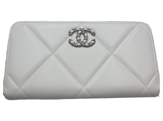 Portafoglio lungo matelassé CC Mark con zip rotonda Chanel 19 Bianco - vista 2