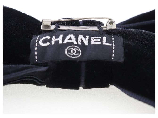 Spilla in nastro di velluto nero Chanel - vista 3