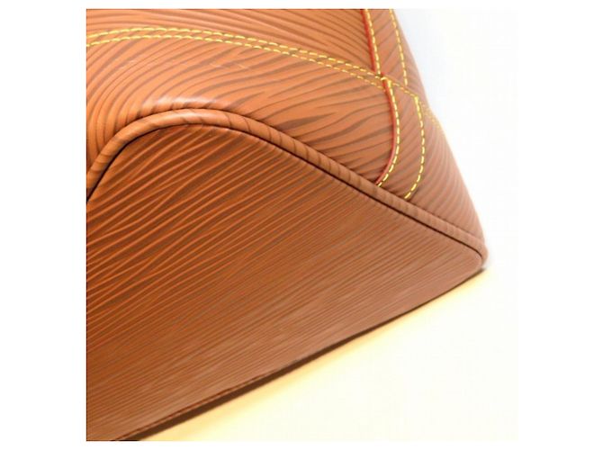 Borsa da viaggio GM Alma Epi Louis Vuitton Marrone - vista 8
