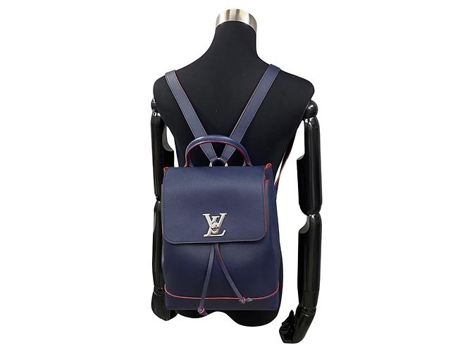 Zaino Lock Me di Louis Vuitton Rosso Blu navy - vista 2