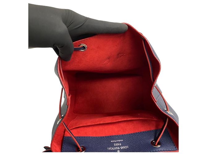 Zaino Lock Me di Louis Vuitton Rosso Blu navy - vista 8