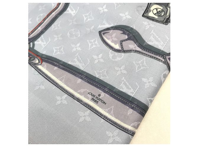 Monogram Confidential Schal von Louis Vuitton Hellblau - Ansicht 9