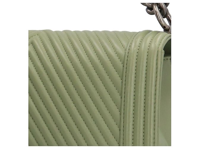 Borsa a spalla Chanel Boy Chanel V Stitch Verde - vista 7