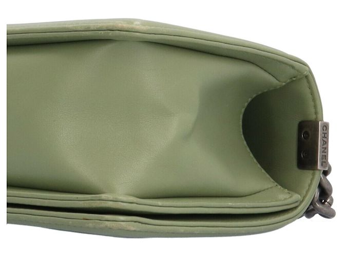 Borsa a spalla Chanel Boy Chanel V Stitch Verde - vista 8