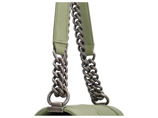 Borsa a spalla Chanel Boy Chanel V Stitch Verde - vista 9