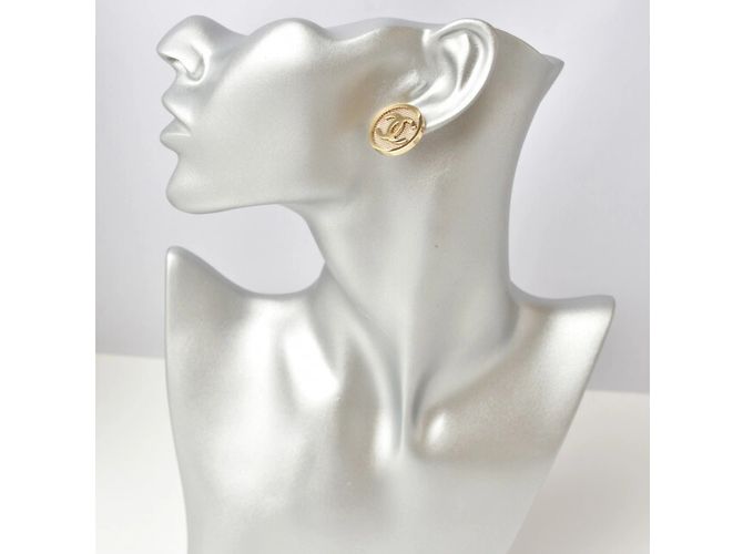 Orecchini a perno con motivo cerchio dorato Chanel D'oro - vista 2