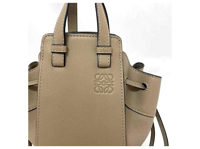Borsa a spalla Hammock Loewe in beige - vista 9