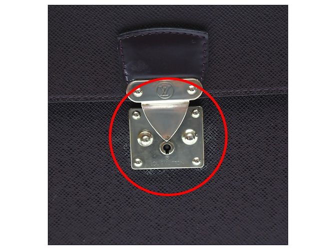 Borsa Louis Vuitton Taiga Moscova Bordò - vista 12