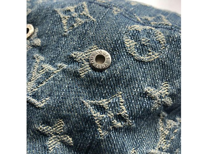 Louis Vuitton Monogram Essential Bucket Hat - view 9