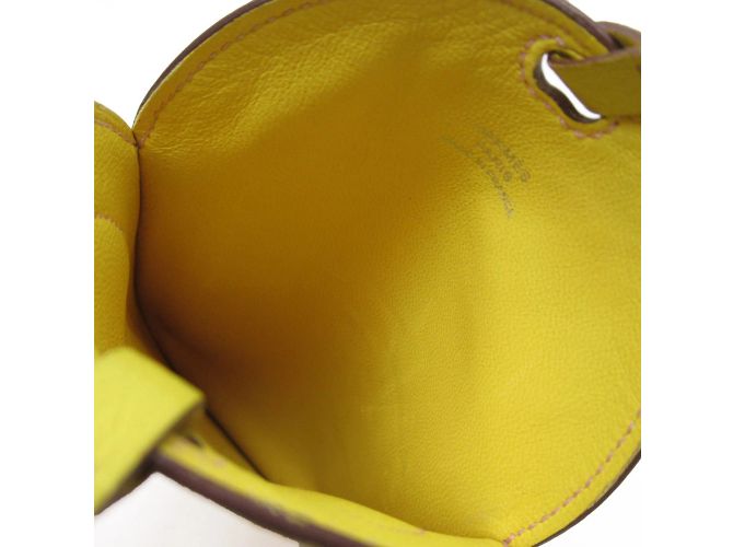 Hermès Custodia per smartphone HERMES In The Loop To Go PM Chevre Mizol Jaune Naple - vista 4