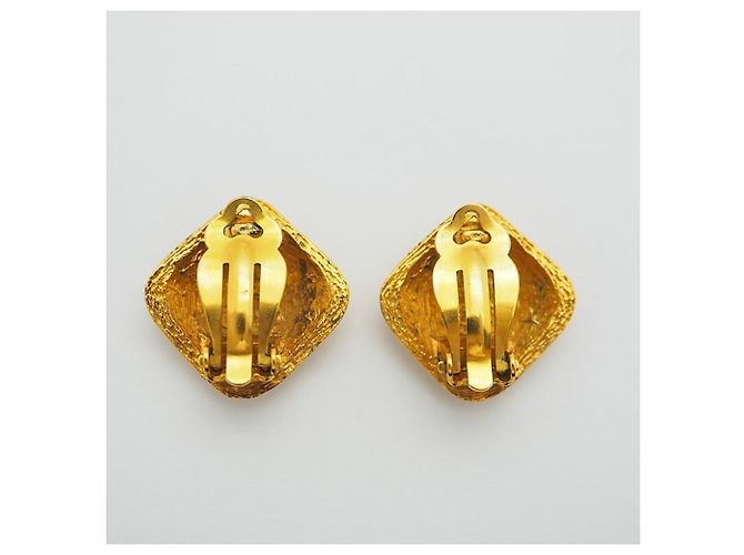 Timeless Orecchini Chanel Coco Clip in oro D'oro - vista 3