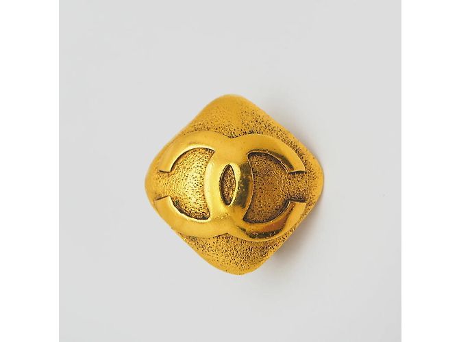 Timeless Orecchini Chanel Coco Clip in oro D'oro - vista 4
