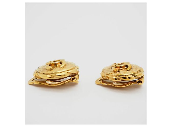 Orecchini Chanel Coco Mark in oro D'oro - vista 2