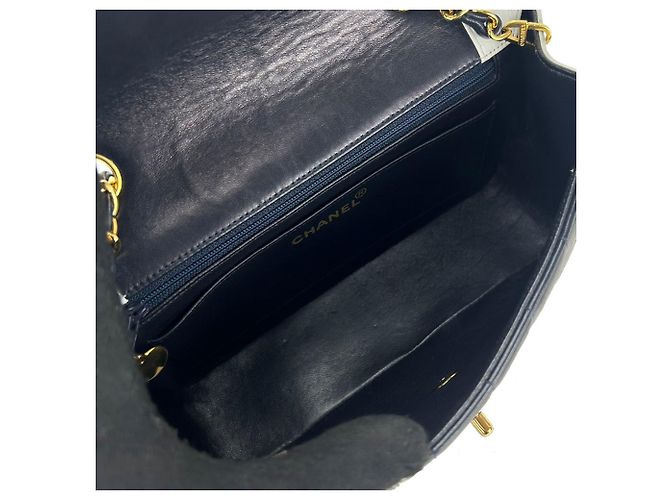 Borsa a spalla in pelle di agnello Chanel Mademoiselle Bianco Blu navy - vista 3