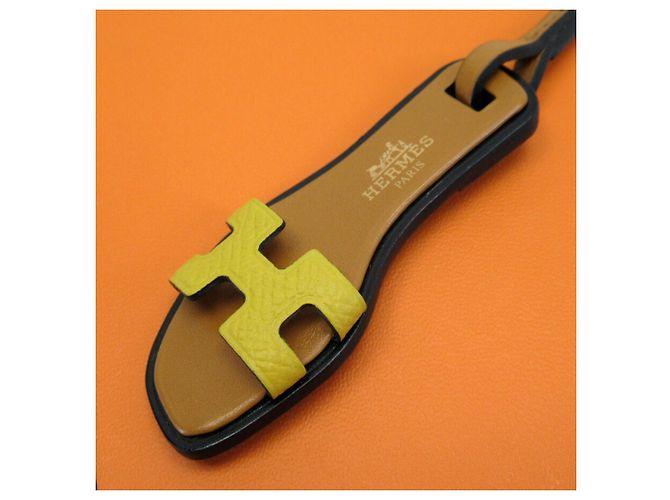 Charm Oran Nano Jones di Hermès Nero - vista 3