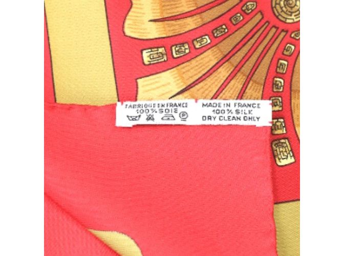 Bufanda de seda roja Carré 90 Cheval Jurc de Hermès - vista 3