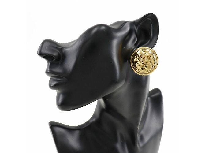 Boucles d'oreilles Matelassé en or plaqué vintage Chanel - vue 2
