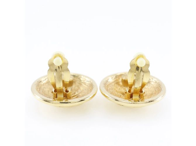 Boucles d'oreilles Matelassé en or plaqué vintage Chanel - vue 5