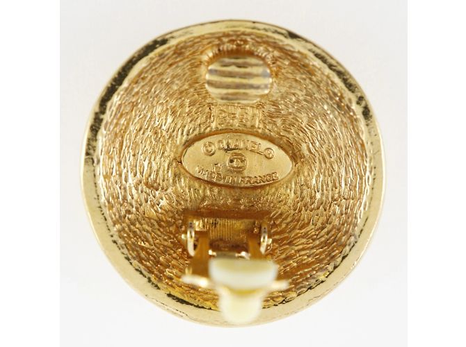 Boucles d'oreilles Matelassé en or plaqué vintage Chanel - vue 6