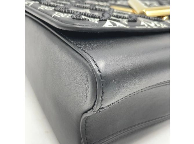 Sac à épaule Louis Vuitton Twist MM noir - vue 4
