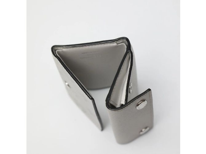 Billetera Compacta Discovery Louis Vuitton Blanco - vista 9