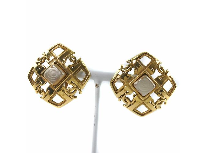 Vintage Gold Plated Clip Ohrringe Cocomark von Chanel Golden - Ansicht 2