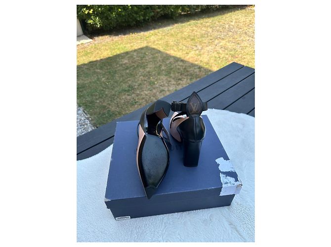 Décolleté Louis Vuitton Pelle Nero Beige - vista 8