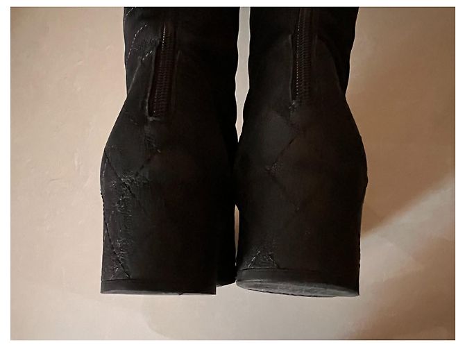 Botas Chanel de cuero negro - vista 9