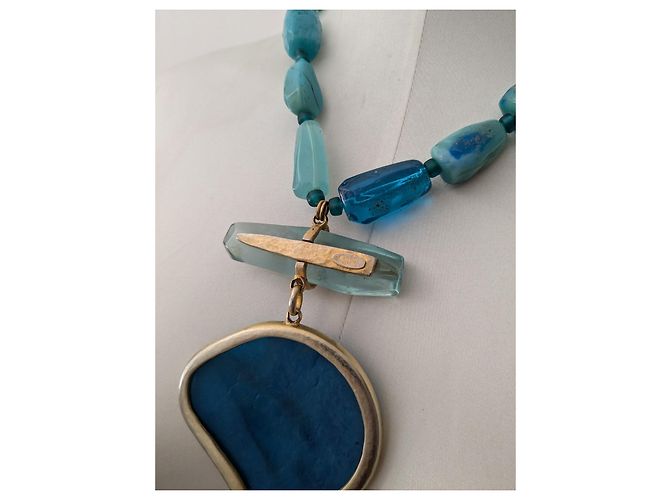 Autre Marque Collana Dominique Denaive in resina blu e metallo dorato - vista 3