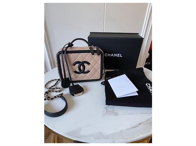 Vanity Beauty case Chanel beige in pelle con finiture dorate - vista 2