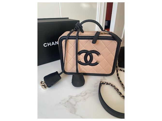 Vanity Beauty case Chanel beige in pelle con finiture dorate - vista 3