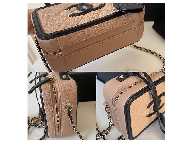 Vanity Beauty case Chanel beige in pelle con finiture dorate - vista 4