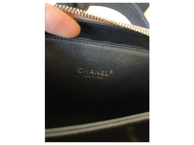 Vanity Beauty case Chanel beige in pelle con finiture dorate - vista 8