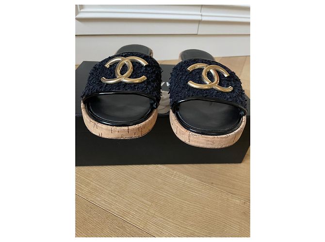 Sandali Chanel in Tweed Nero con Hardware CC Dorato - vista 11