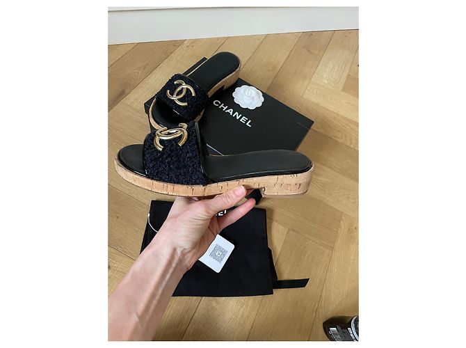 Sandali Chanel in Tweed Nero con Hardware CC Dorato - vista 15