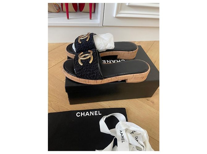 Sandali Chanel in Tweed Nero con Hardware CC Dorato - vista 3