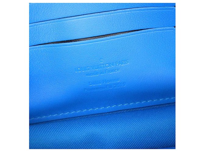 Borsa Clutch Pochette Volga Monogram Louis Vuitton M53557 Blu - vista 6
