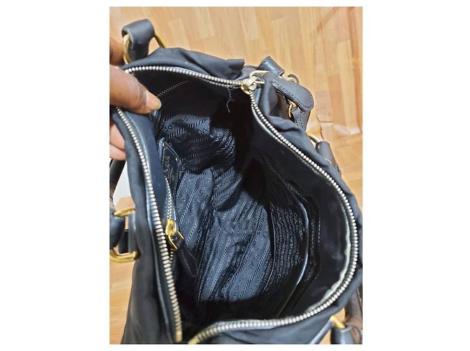Tote Borsa a tracolla convertibile Prada in tessuto e pelle Nero - vista 10