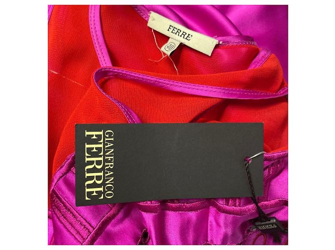 Vestido de seda fucsia y rojo de Gianfranco Ferré - vista 6