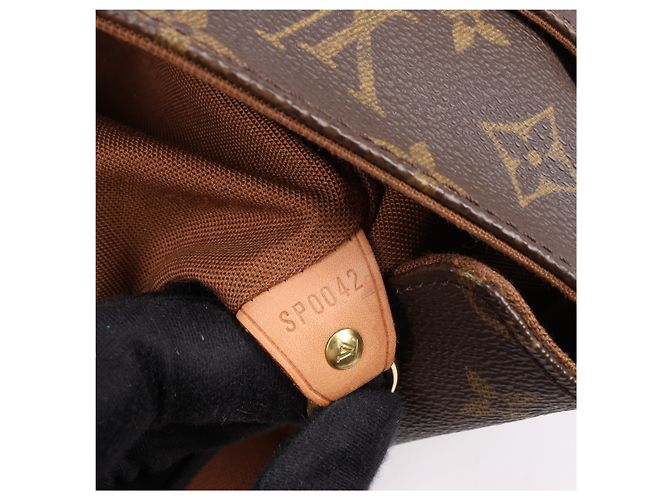 Borsa a tracolla Abbesses in tela Monogram Louis Vuitton M45257 Marrone - vista 16