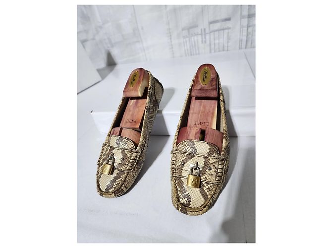 LOUIS VUITTON Mocassini Loafers Lock It Pelle di Serpente Taglia 37.5 - vista 14