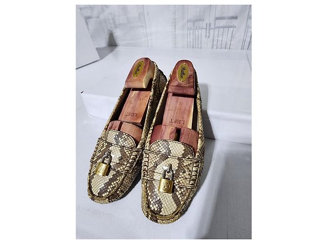 LOUIS VUITTON Mocassini Loafers Lock It Pelle di Serpente Taglia 37.5 - vista 2