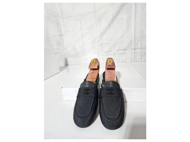 Chanel gesteppte Stoff-/Leder-Mules in Schwarz Größe 41 - Ansicht 11