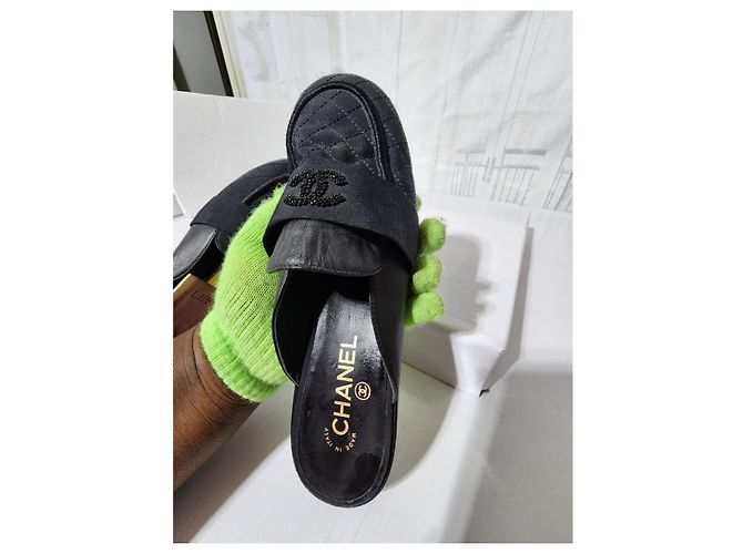 Chanel gesteppte Stoff-/Leder-Mules in Schwarz Größe 41 - Ansicht 4