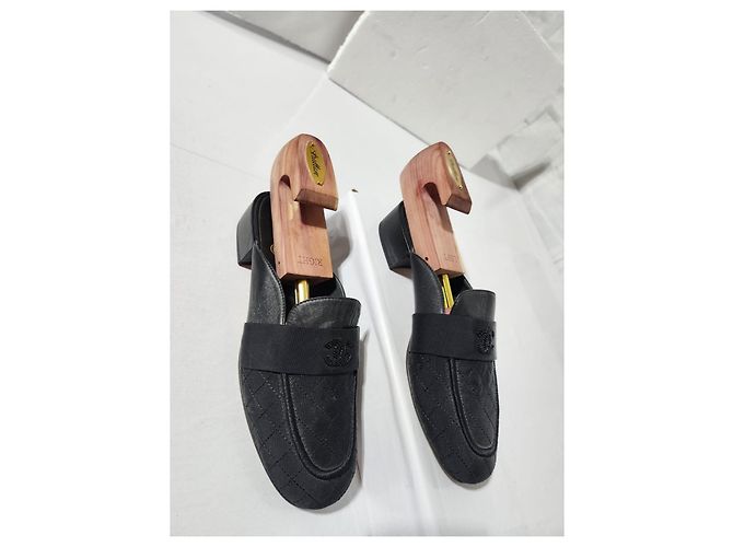 Chanel gesteppte Stoff-/Leder-Mules in Schwarz Größe 41 - Ansicht 8