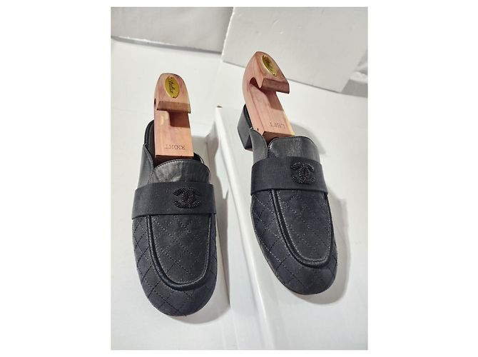 Chanel gesteppte Stoff-/Leder-Mules in Schwarz Größe 41 - Ansicht 9