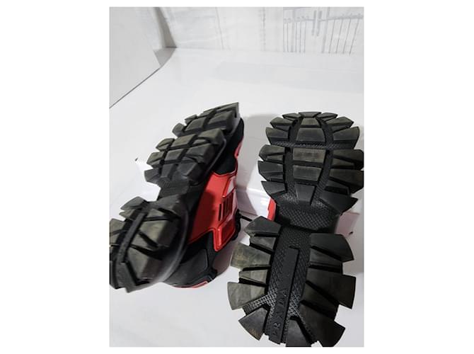 Sneakers Prada Cloudbust Thunder Rosso e Nero Taglia 41 - vista 2