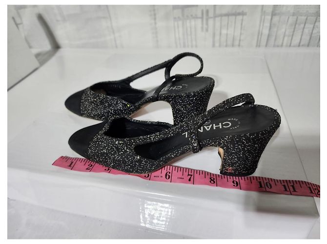 Décolleté CHANEL Slingback in tweed, gros-grain e paillettes nere, taglia 40.5 - vista 5