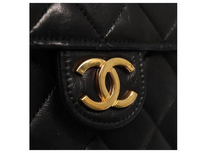 CHANEL Matelassé Ketten-Schultertasche aus Lammleder Schwarz CC Auth 83342 - Ansicht 18
